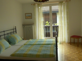 Schlafzimmer 1 mit Zugang zum Balkon
Teilansicht