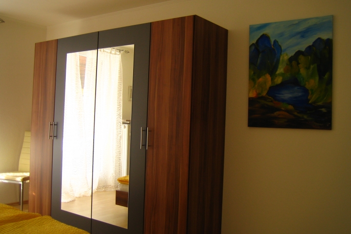 Fewo Bella Schlafzimmer 1 Teilansicht