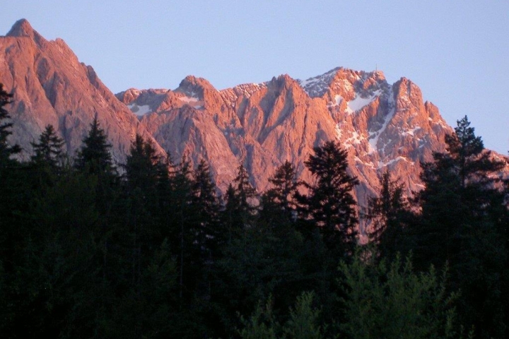 Die Zugspitze bei Sonnenuntergang