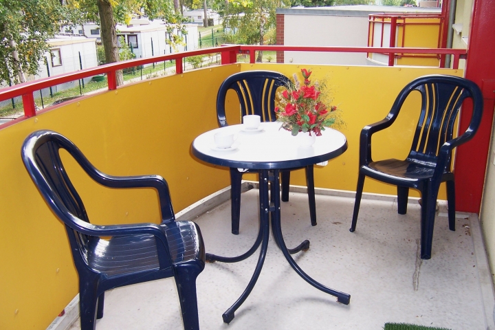 Kaffegenuß auf dem Balkon