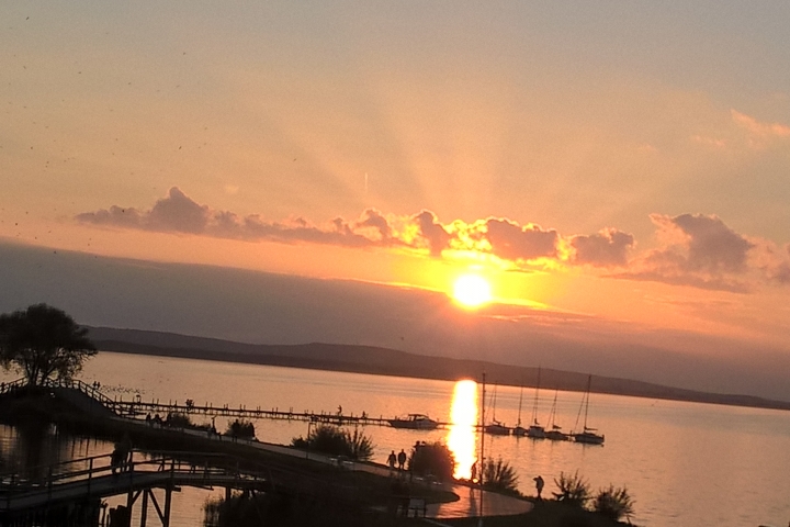 Sundowner 2