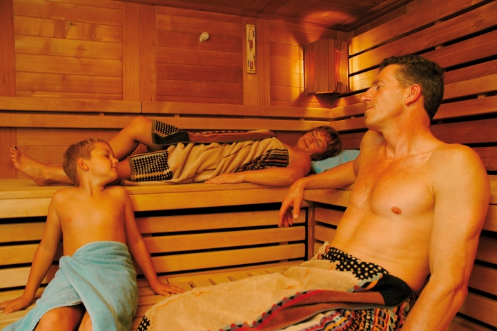Sauna. Zur Terminplanung melden Sie sich bitte in der Rezeption an.