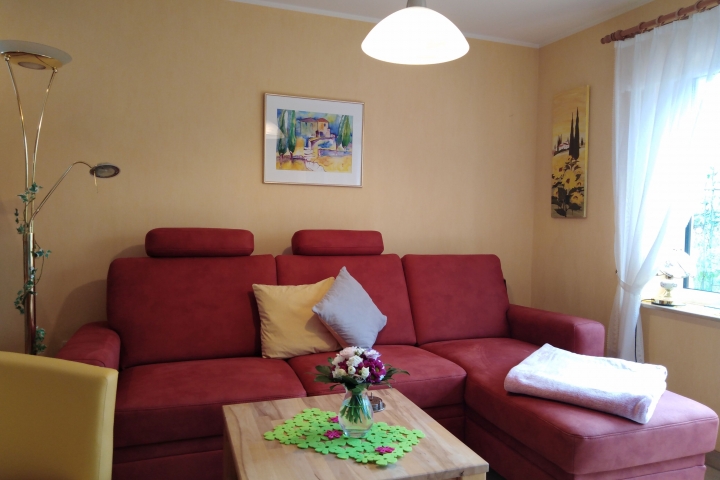 Ferienwohnung Sonnenblume | gemütliches, freundliches Wohnzimmer,