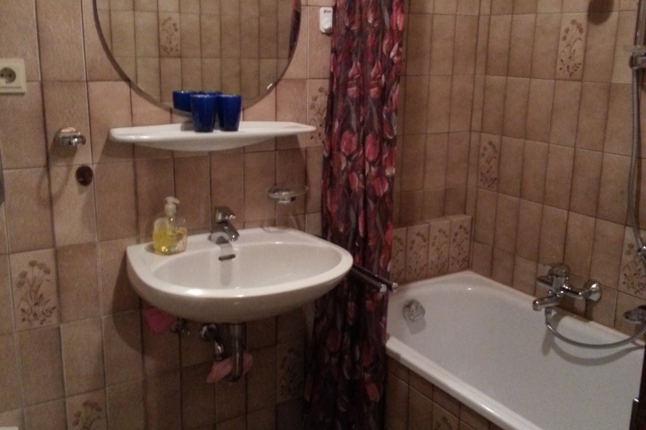Badezimmer mit Badewanne