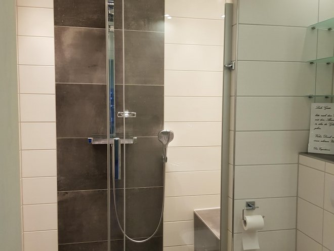 Begehbare Dusche / Rain Dance
mit Sitzbereich
