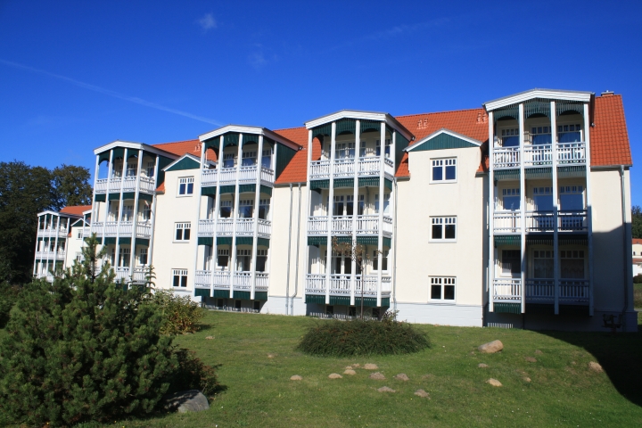 Ferienwohnung - Le Solitaire - Am Buchenhain | Südseite, oben rechts der Balkon gehört zur Fewo