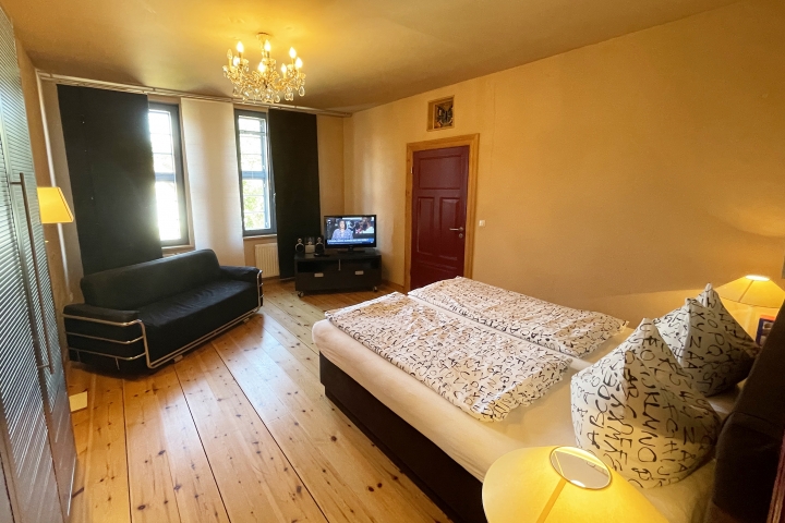 Die großen Schlafzimmer haben auch eine Schlafcouch
