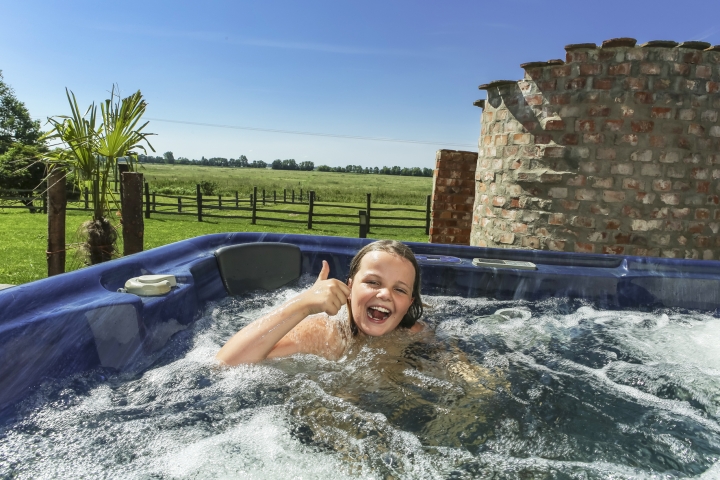 Der Aussen-Whirl-Pool mit Blick in die Weite