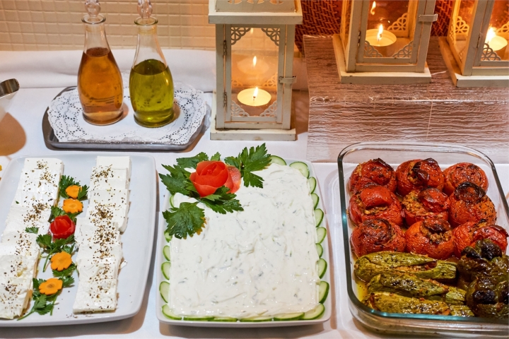 Sie können zusätzlich Frühstück und/oder Abendessen buchen. Mehr Infos per Email