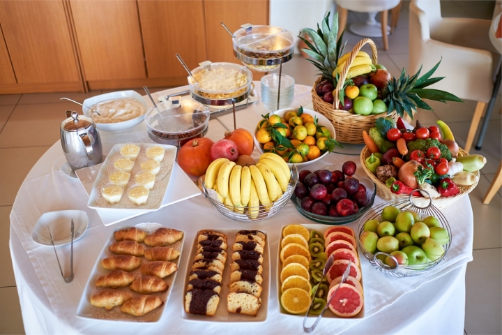 Möchten Sie mit Frühstück buchen ?