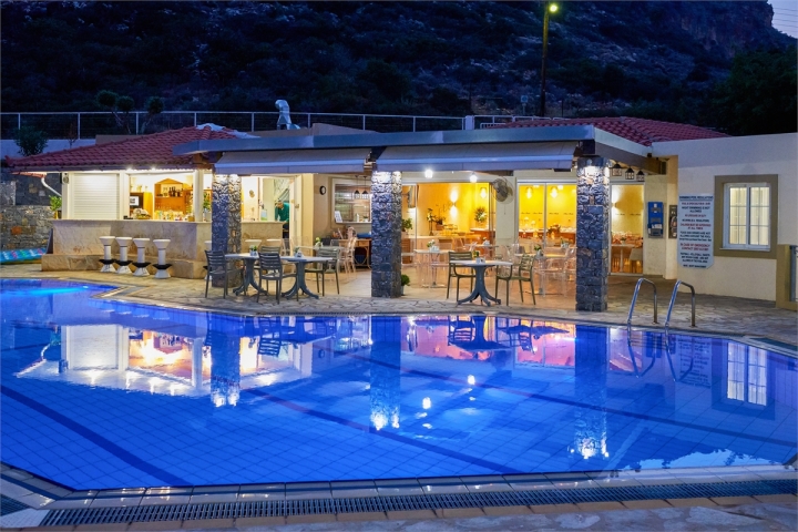 Abendstimmung an der Poolbar