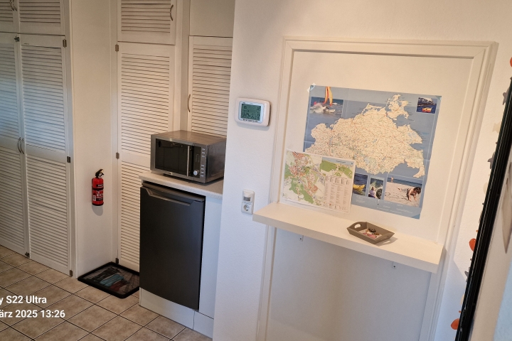 Kühlschrank mit Gefrierfach/Mikrowelle