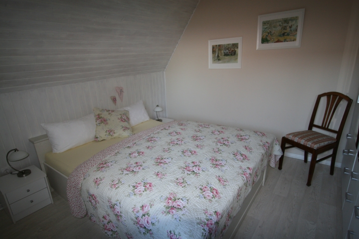 2. Schlafzimmer