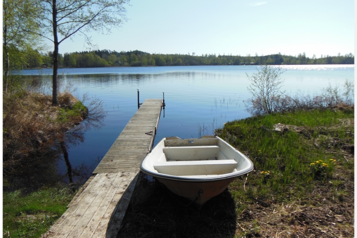 Eigener Bade- und Bootssteg mit Boot