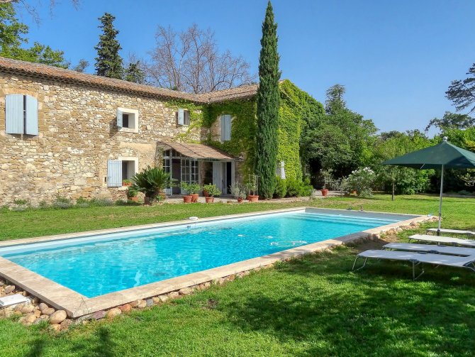 Ferienhaus mit Pool in Le Pontet bei Avignon in der Provence