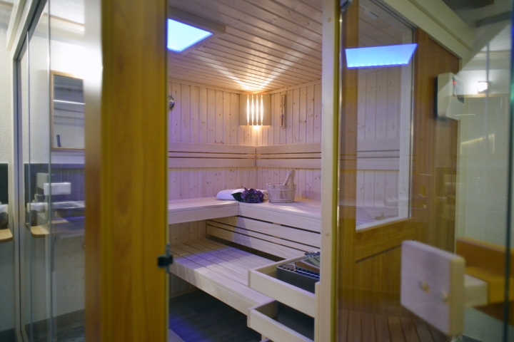 Wellnessbereich mit Sauna