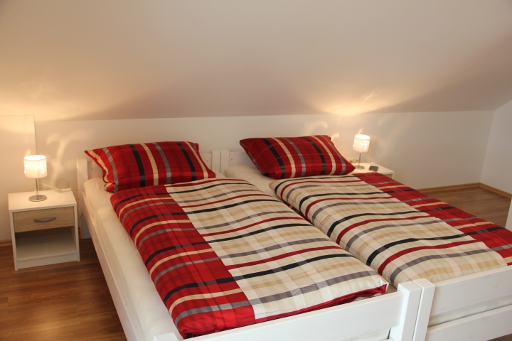 Schlafraum mit 2 Betten (90x200)
Apartment 5 ( Apartment 3 und 4 ähnlich)