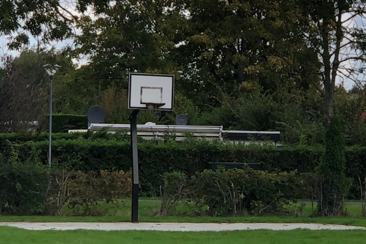 Basketballkorb am Haus