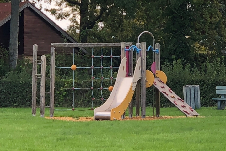 Spielplatz am Haus