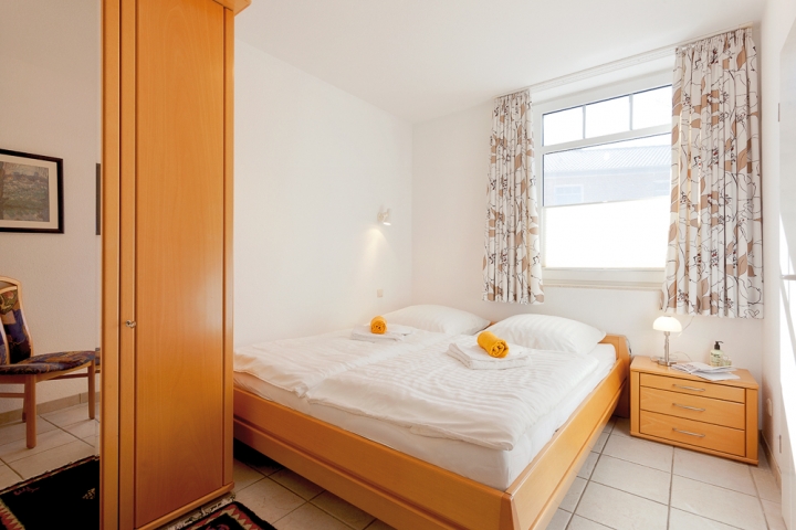Schlafzimmer 1