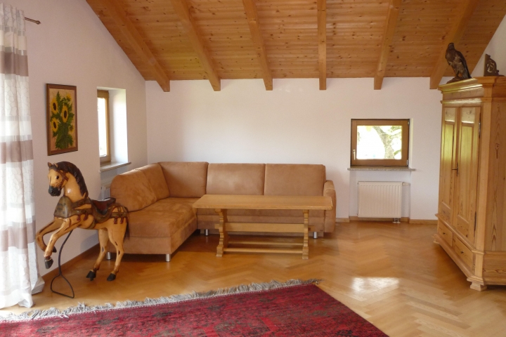 großes Doppel-Schlafsofa im OG