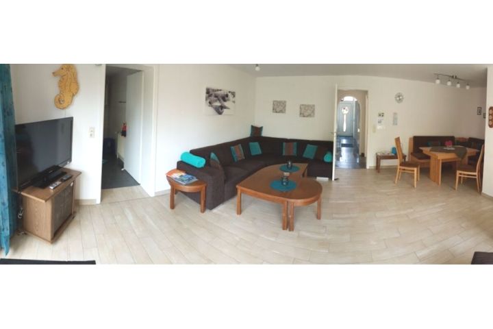 Wohnzimmer mit Essecke