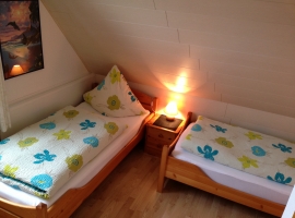 Schlafzimmer 1