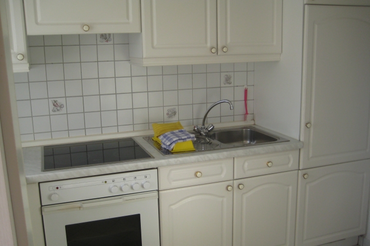 Küche mit Backofen