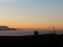 Sonnenaufgang vom Fenster aus