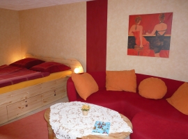 Schlafzimmer mit Sofa