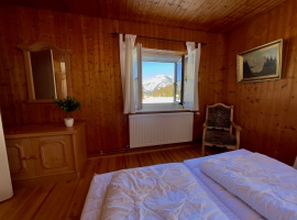 Schlafzimmer 3 mit Blick in die Berge