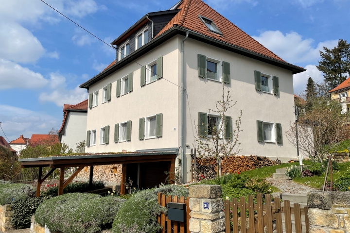 Haus Außenansicht Eingang Garten