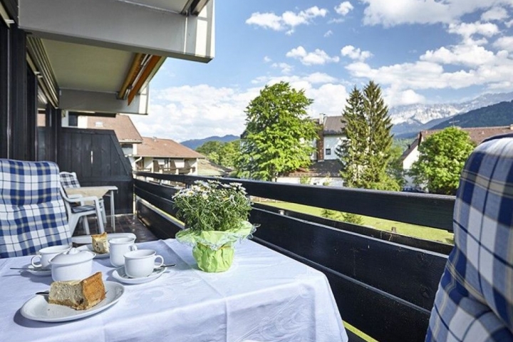 Ferienwohnung Alpenkette | Großer Balkon mit Blick auf die Alpenkette