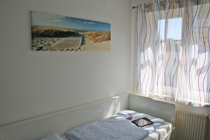 2. Schlafzimmer, Tandembett (bietet 2 Personen
Platz)