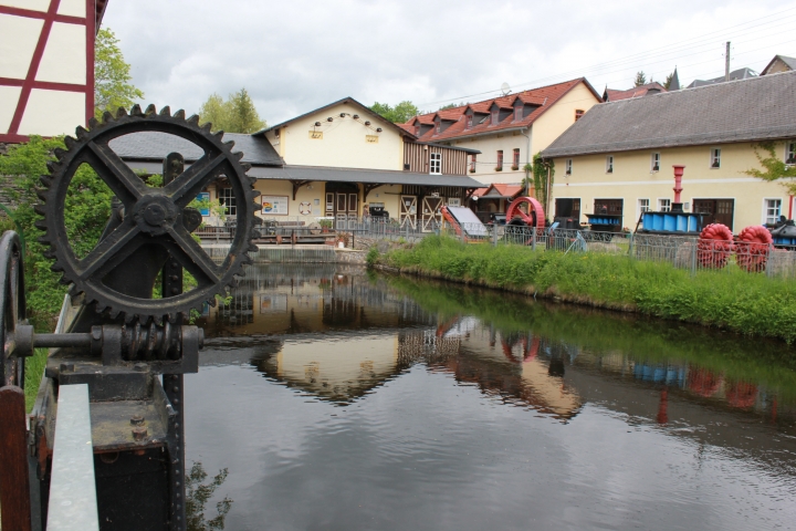 das Wasserkraftmuseum mit Wasserspiele und einem netten Restaurant lädt zum Verweilen ein