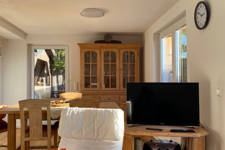 Blick vom Wohnzimmer zum Esszimmer