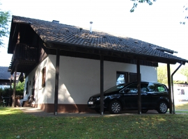 Haus Südostseite mit Carport