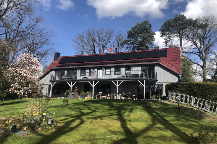 Ferienwohnungen Bungeweg 1 | Südseite mit Balkon und Terrasse
