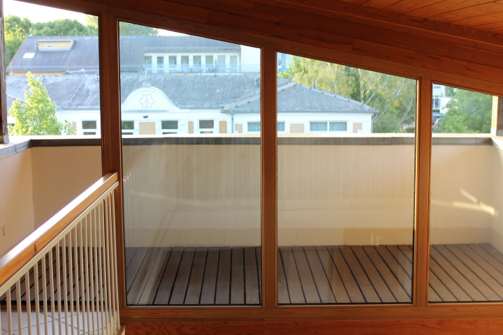 Balkon, obere Etage