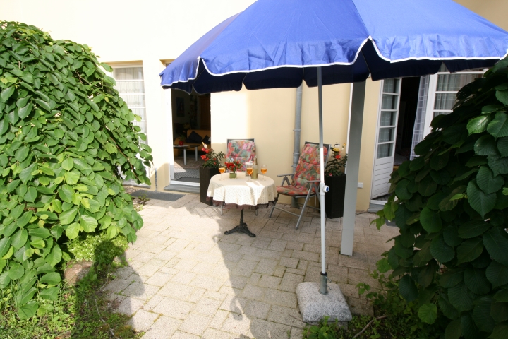 kleine gemütliche Terrasse