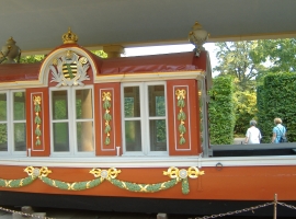 Gondel von August dem Starken im Schlosspark Pillnitz