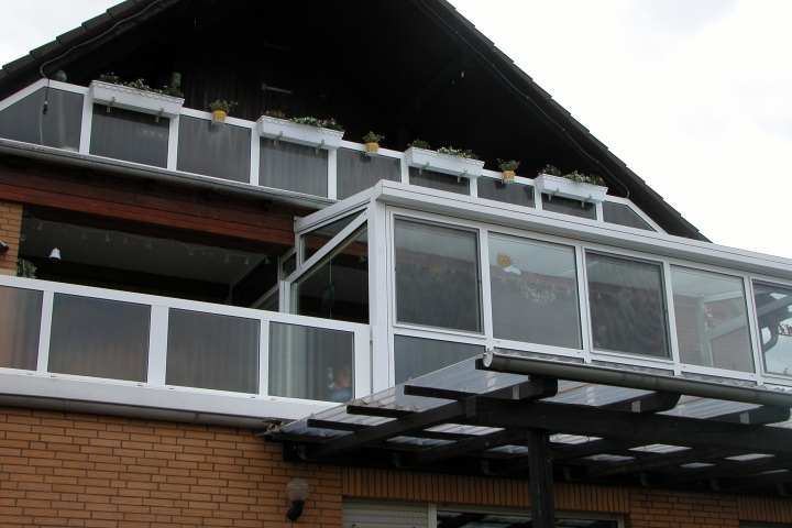 Ferienwohnung im Dachgeschoss mit überdachtem Balkon