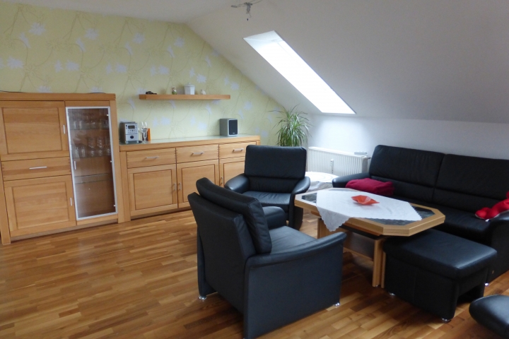Wohnzimmer mit Sitzgarnitur