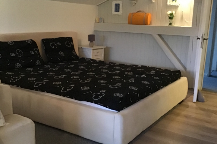 Gemütliche Schlafmöglichkeit oder aber auch nur zum Relaxen, wenn man sich voll Arbeitsalltag entspannen mag 