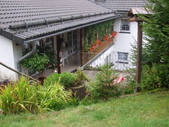 Ferienwohnung Haus Doris | Ferienhaus Doris mit Garten und Terrassen