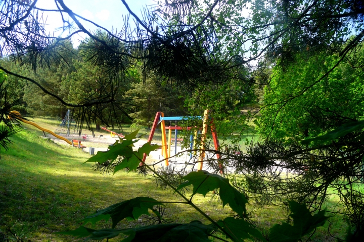 Spielplatz mitten im Grünen
