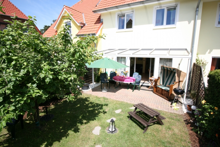 Ferienhaus Seepferdchen | kleiner Garten mit überdachter Terrasse 