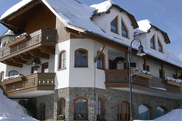 Hausansicht im Winter