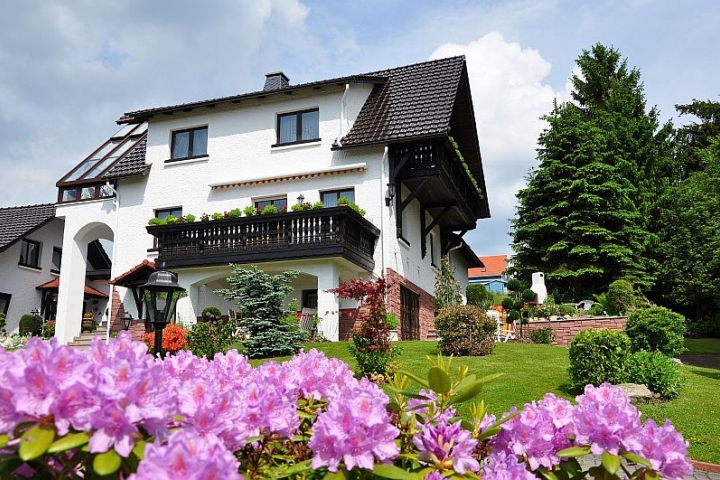 Blick auf Haus mit Ferienwohnung