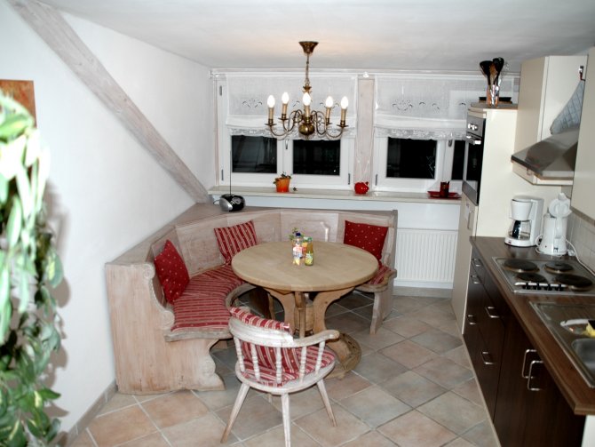 Ferienwohnung Zugspitze - 
Küche mit gemütlicher Sitzecke